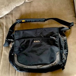 iPack Brand Nylon Black Gray and Orange Multi-Pocket Messenger Bag💼🦊